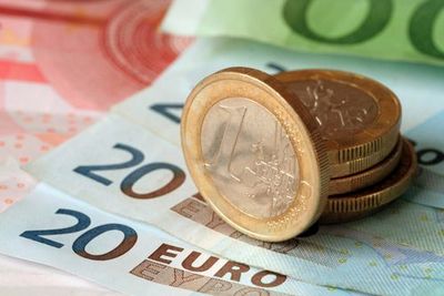 Еврогруппа согласовала меры по облегчению долговой задолженности греции