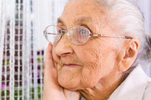 Нехватка общения для пожилых людей страшнее чувства одиночества