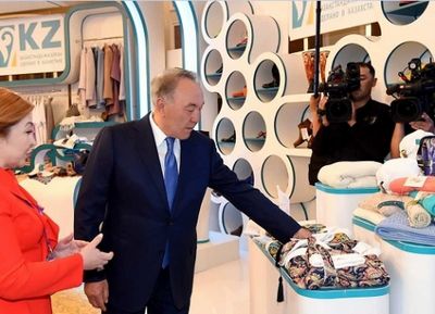 Нурсултан назарбаев осмотрел выставку «сделано в казахстане»